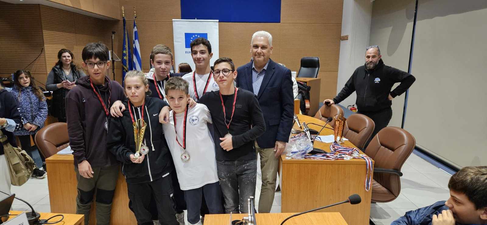 Ο Φωκίων Ζαΐμης βράβευσε τους νικητές του διεθνούς τουρνουά «water polo»