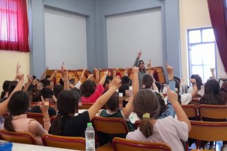 Η συγγραφέας Άννα Δενδρινού στο 18ο Δημοτικό Σχολείο Πατρών