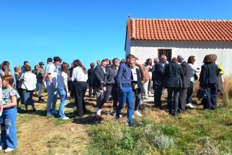 Δευτέρα του Πάσχα, στο γραφικό εκκλησάκι του «Αγίου Ζωοδότη Χριστού», στη Δροσιά Τριταίας