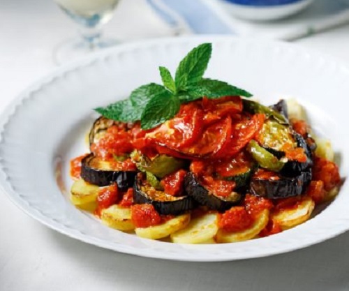 Ψητά λαχανικά με σάλτσα από γιαούρτι και ταχίνι