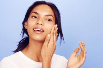 Φυσικό primer ματιών με άργιλο για μακιγιάζ που διαρκεί