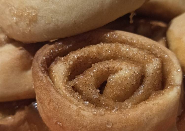 Ρολάκια κανέλας (cinnamon rolls)