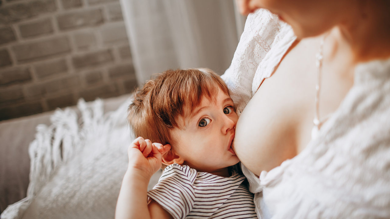 Μητρικό γάλα: Το πολύτιμο συστατικό - σύμμαχος για τον εγκέφαλο του μωρού