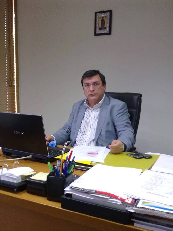 Ετοιμάζεται για τις εκλογές ο Αλέκος