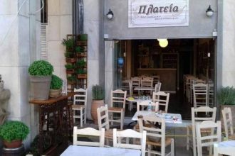 Το μεζεδοπωλείο "Πλατεία" συνεχίζει την παράδοση! ΒΙΝΤΕΟ