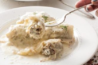 Λαχανοντολμάδες με τρία είδη κιμά