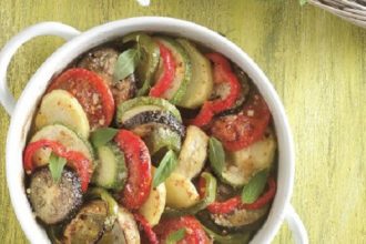 Τουρλού στο φούρνο με ανοιξιάτικα λαχανικά