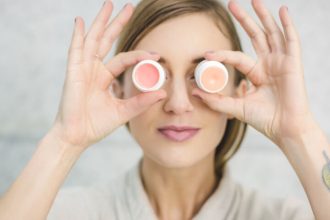 5 tips για να ενυδατώνεις σωστά το δέρμα σου τους χειμερινούς μήνες