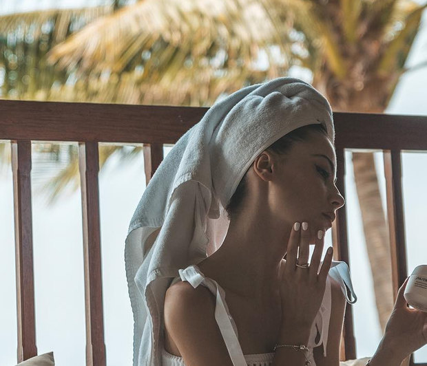 Βραδινή μάσκα προσώπου για να ξυπνήσεις πιο λαμπερή από ποτέ