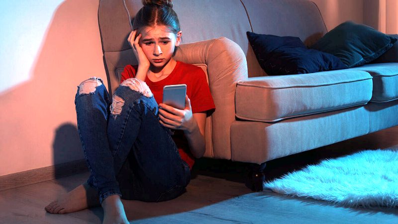 Το παιδί δέχεται παρενόχληση μέσω κινητού ή διαδικτύου - Τι να κάνετε