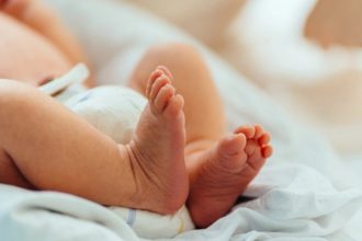 Αιμοληψία: Το ευχάριστο κόλπο για να μην πονέσει το μωρό