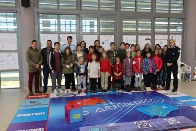 Πάνω από 2.000 οι μαθητές Δημοτικού που εκπαίδευσε η ΕΛ.ΑΣ για τον εθισμό και του κινδύνους του διαδικτύου - ΦΩΤΟ