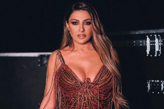 Έλενα Παπαρίζου: Σκέφτηκα να σταματήσω το τραγούδι όταν έπαθα κατάθλιψη