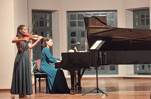 Πολιτιστικό Κέντρο Αιγίου «Αλέκος Μέγαρης»: Εξαιρετικό ρεσιτάλ βιολιού της Αριέτας Λιάτση