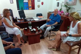 Κατερίνα Σολωμού: Επίσκεψη στο Καραμανδάνειο με τον Γιώργο Παπανδρέου