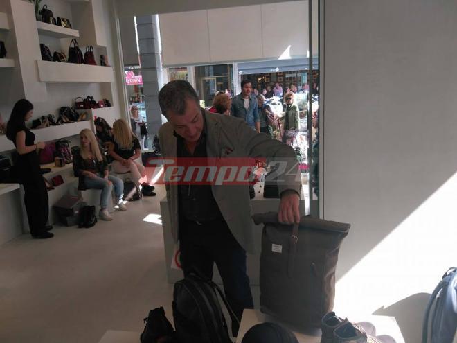 Πάτρα: Οι τσάντες, ο Θεοδωράκης και η συνάντηση με Δημοσιογράφο! - ΦΩΤΟ