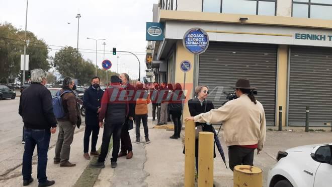 Πάτρα: Παράσταση διαμαρτυρίας στην Περιφερειακή Διεύθυνση Εκπαίδευσης από τον Σύλλογο Δασκάλων και Νηπιαγωγών