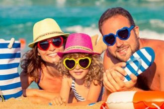 Τι να παίξετε με τα παιδιά σας στην παραλία