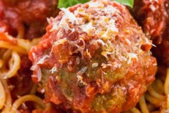 Σπαγγέτι με κεφτέδες