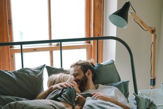 5 άσχετα με την εμφάνιση πράγματα που ένας άντρας θα προσέξει πάνω σου