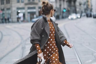 Aυτή είναι η τσάντα που θα κρατάμε όλες φέτος το καλοκαίρι