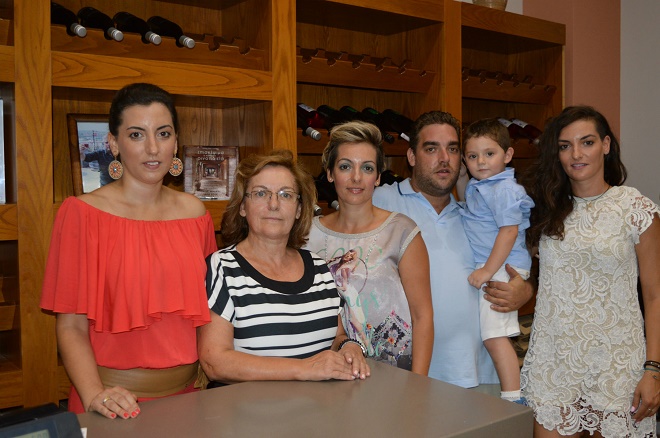 Αίγιο: Μια δροσερή κυριακάτικη βραδιά στο οινοποιείο «Αχαιών Οινοποιητική»