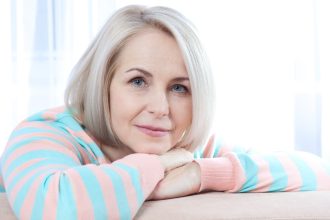 Εμμηνόπαυση: Οι αλλαγές στην εμφάνιση - Οι αισθητικές παρεμβάσεις που τις διορθώνουν