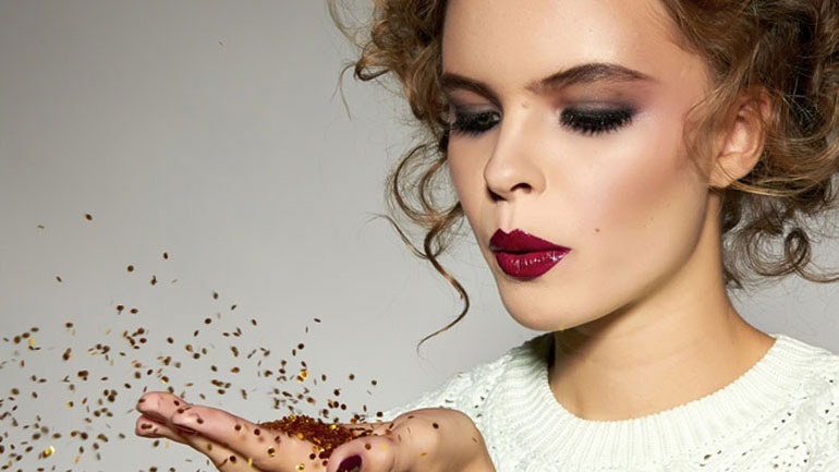 Συμβουλές ομορφιάς για το γιορτινό μακιγιάζ σας!