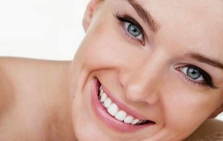 Μυστικά για να έχετε λαμπερό δέρμα όλο το καλοκαίρι