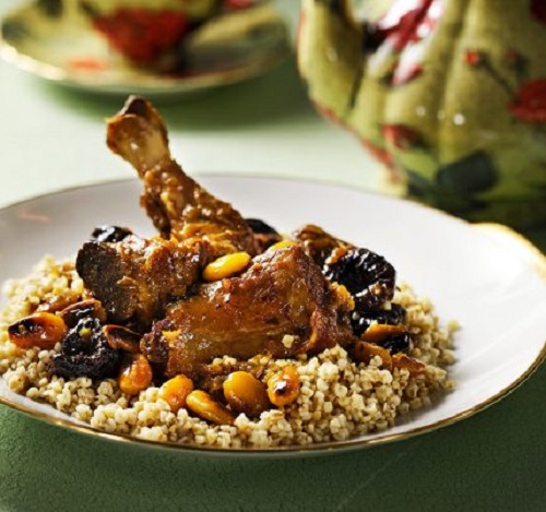 Αρνάκι με δαμάσκηνα και τσάι κανέλας