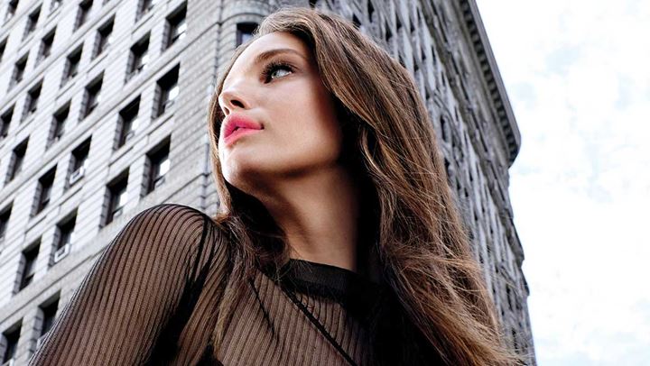 Το νέο summer trend είναι τα...blurred lips!