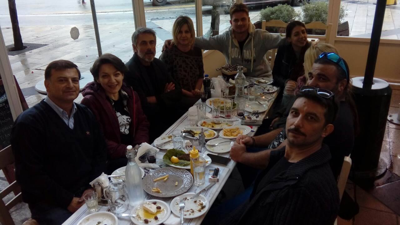 Στην ουζερί "ΠΛΑΤΕΙΑ" ο Σταύρος Ζαλμάς