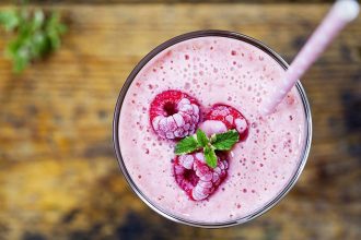 Smoothie με μούρα και μπανάνα