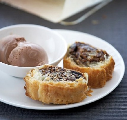 Στρούντελ με δαμάσκηνα