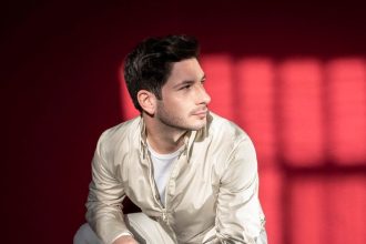 Ο Γιώργος Περρής με τη μουσική παράσταση "traveller" την Παρασκευή στην Πάτρα