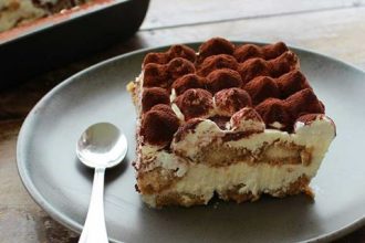 Φτιάξτε το πιο εύκολο τιραμισού μαζί με τη μαμά σας!