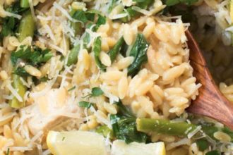 Κριθαρότο με κοτόπουλο και σπαράγγια