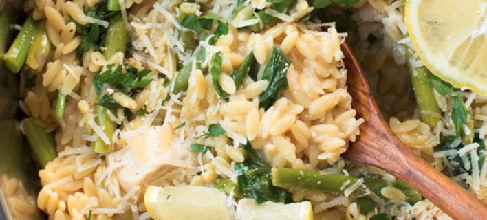 Κριθαρότο με κοτόπουλο και σπαράγγια