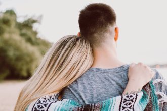 Eίναι υγιής η σχέση σου; Αυτό είναι το βασικό σημάδι που το φανερώνει