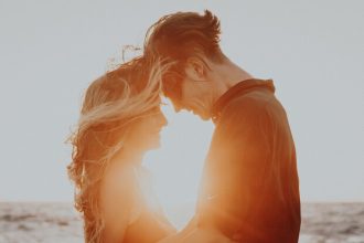 Kι όμως: Αυτή η μικρή λεπτομέρεια μπορεί να βλάψει τη σχέση σου