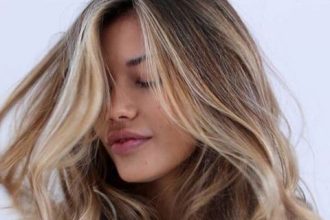 Πείτε τέλος στο φριζάρισμα των μαλλιών με αυτή τη μάσκα!