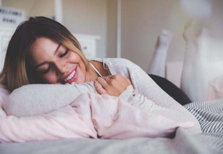 3 DIY συνταγές για πρόσωπο και μαλλιά που θα σε αναζωογονήσουν