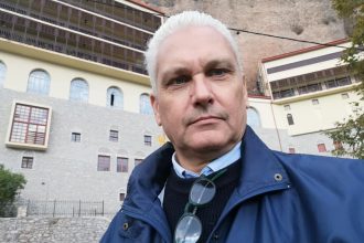 Φωκίων Ζαΐμης: Επίσκεψη στο Μέγα Σπήλαιο