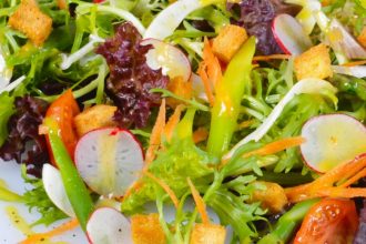 Δροσερή σαλάτα με λαχανικά