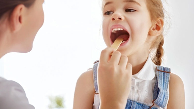 Ανώφελη και περιττή η αφαίρεση των αμυγδαλών για τα παιδιά