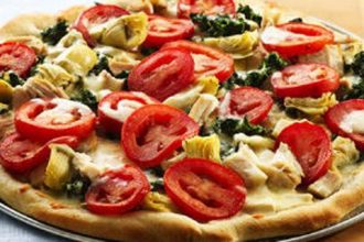 Πίτσα με μελιτζάνα, ντομάτα και μουστάρδα