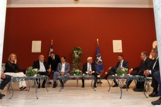 Το παρασκήνιο και τα «πηγαδάκια» στο Προεδρικό Μέγαρο