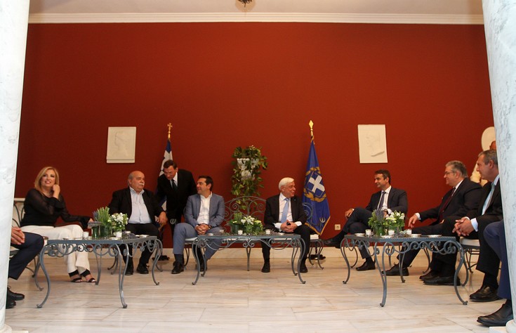 Το παρασκήνιο και τα «πηγαδάκια» στο Προεδρικό Μέγαρο