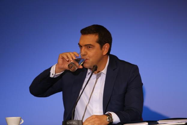 Η ερώτηση της δημοσιογράφου που προκάλεσε αίσθηση: Γιατί μας τιμωρείτε κ. Τσίπρα;