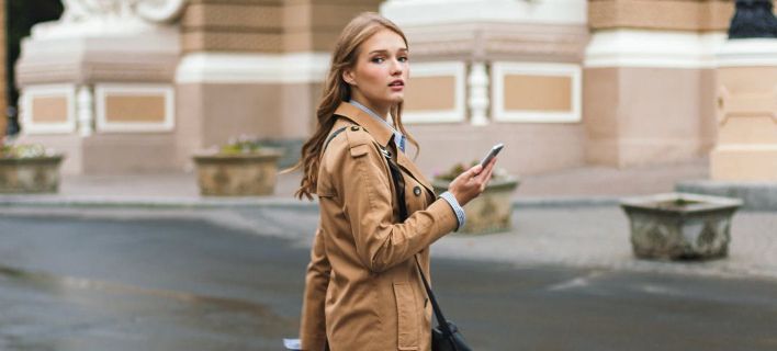 Κι όμως τα κουμπιά στους ώμους των παλτό μας έχουν λόγο ύπαρξης -Η απίστευτη χρήση τους